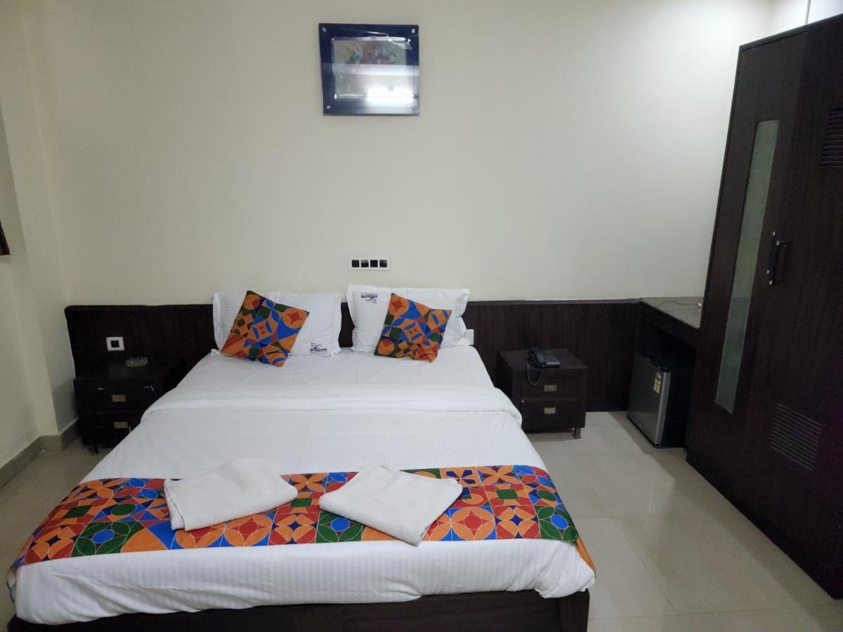 Westernsuites Hotel / Spa Bengalúr Exteriér fotografie